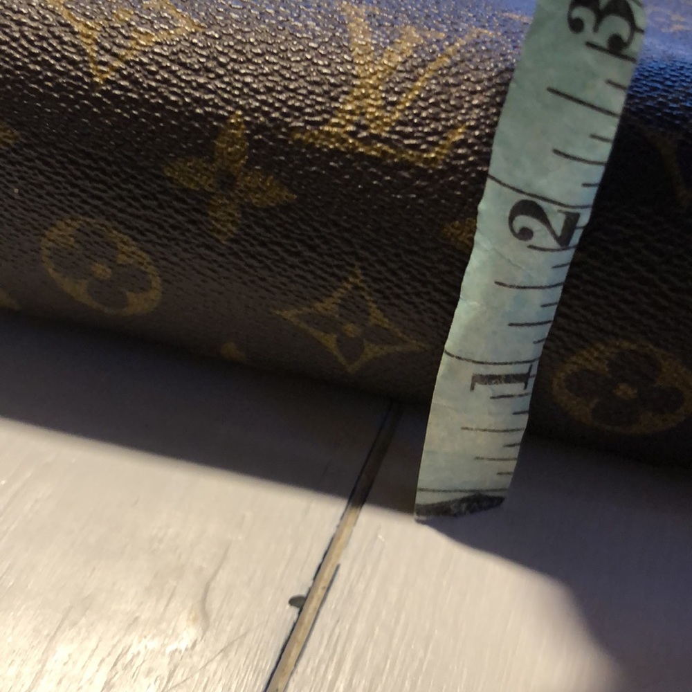 Louis Vuitton Toiletry 19 (zipper replaced) - Picture 14 of 14